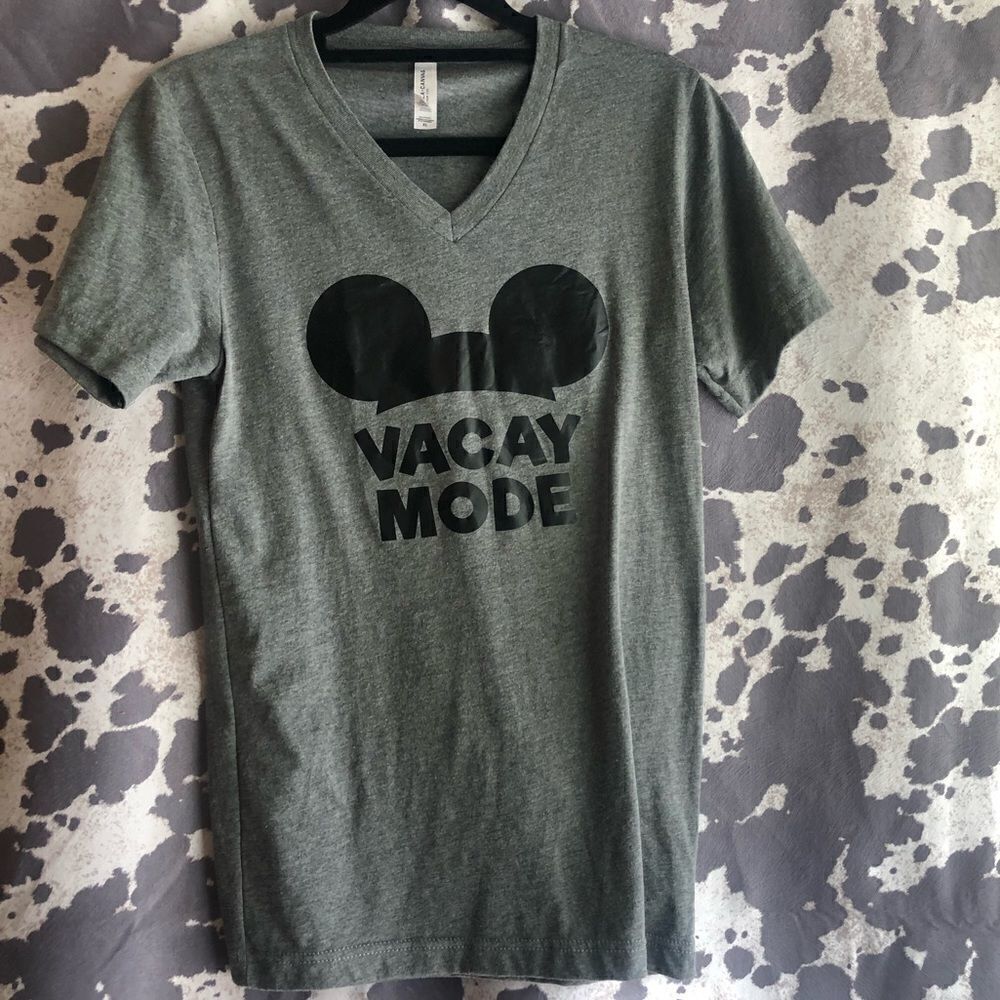 Disney T-shirt sz XS. Like new.